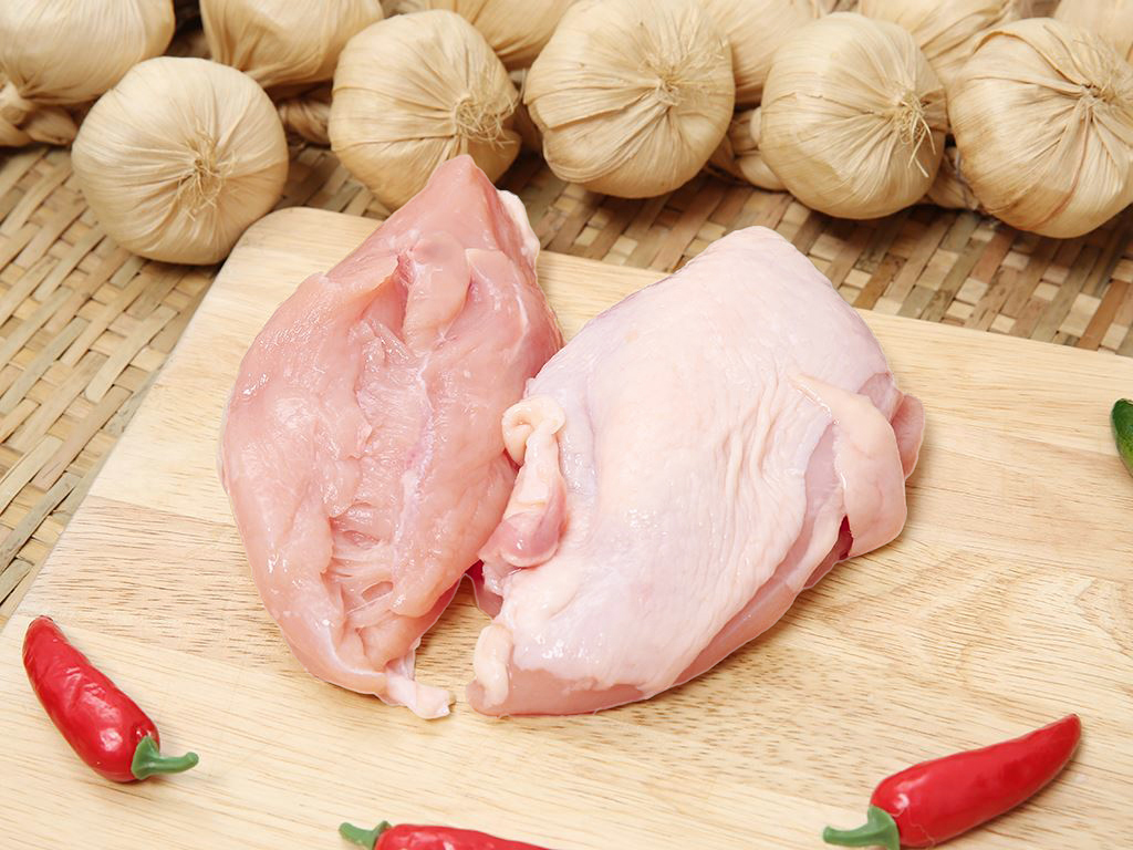 Ức gà phi lê có da (500g) Ức gà phi lê có da (500g)